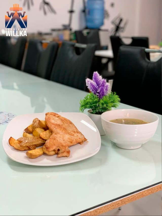 Pollo a la plancha con papas rusticas